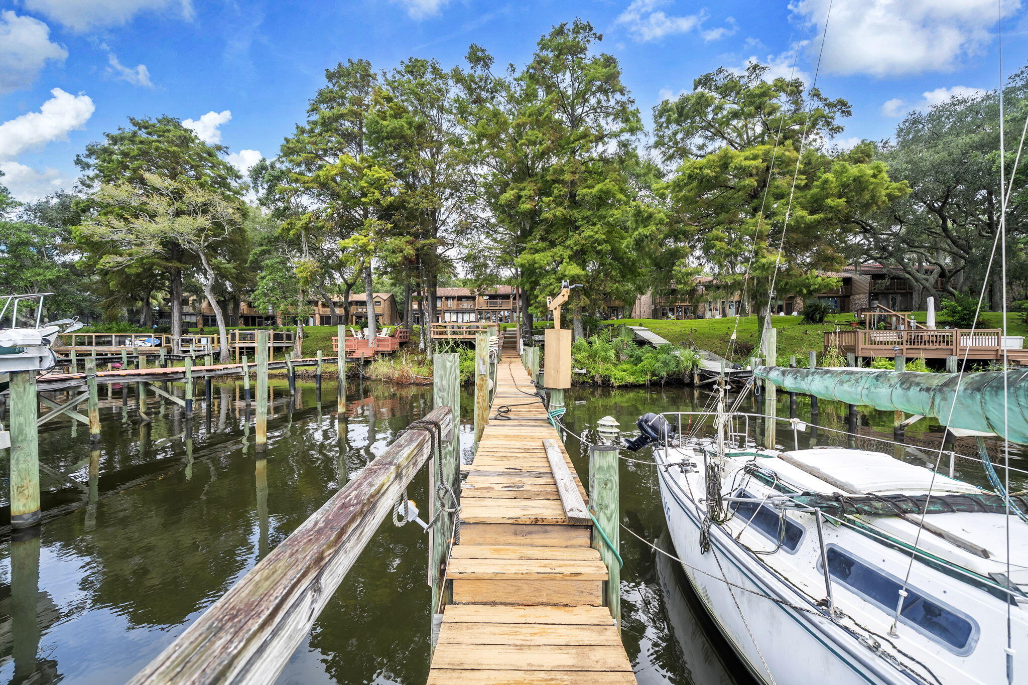 WATER OAKS 2 T/H - Residential