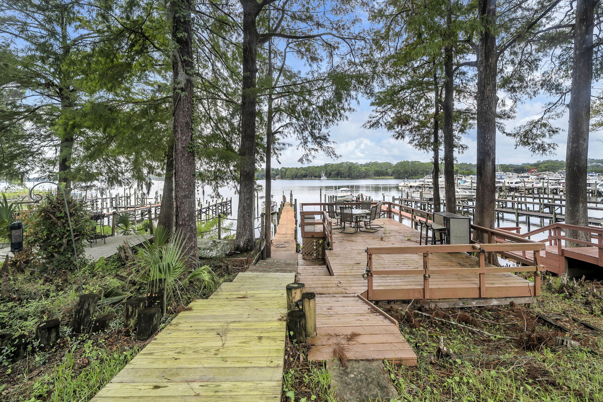 WATER OAKS 2 T/H - Residential