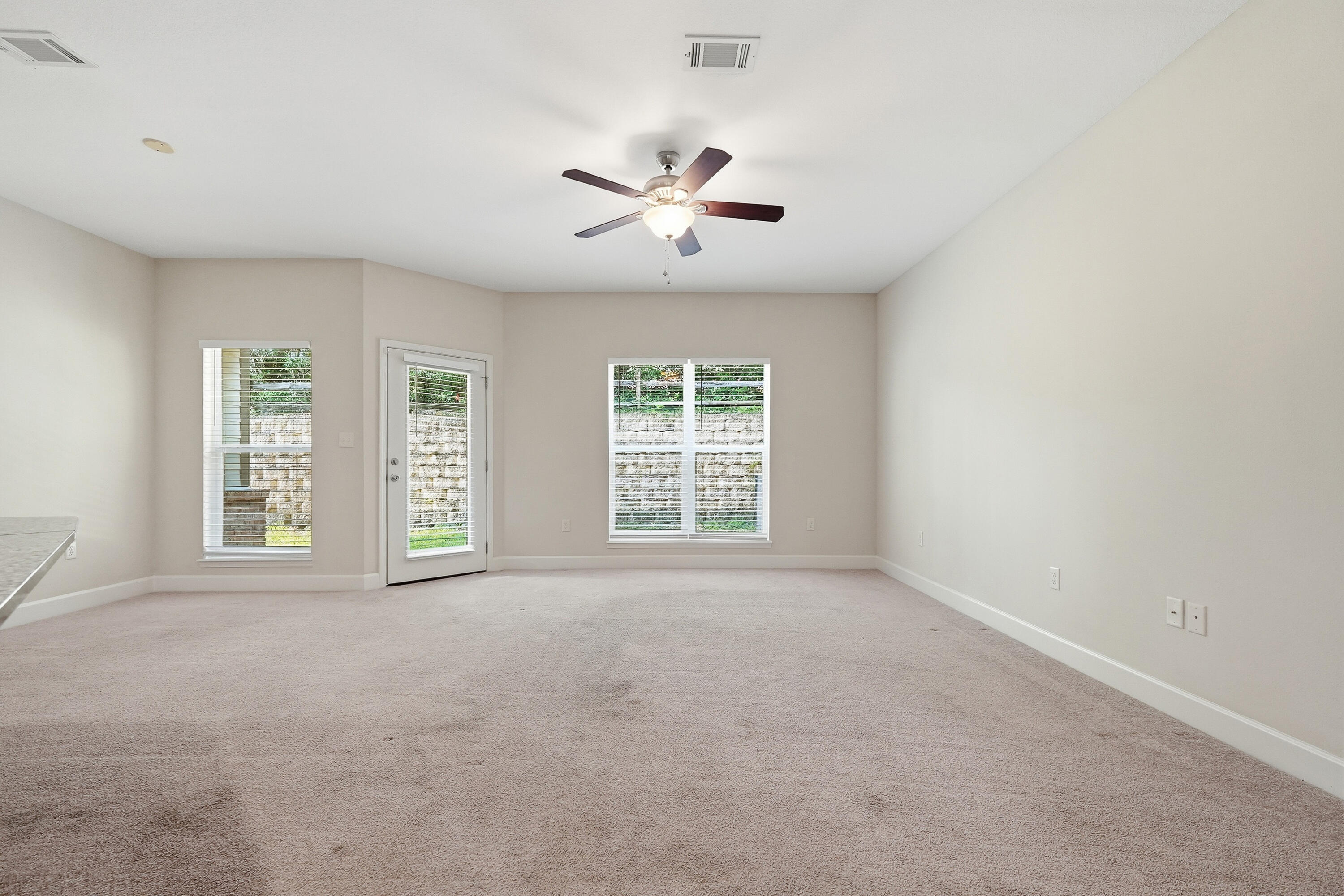 ARBOR LAKE PHASE II - Residential Lease