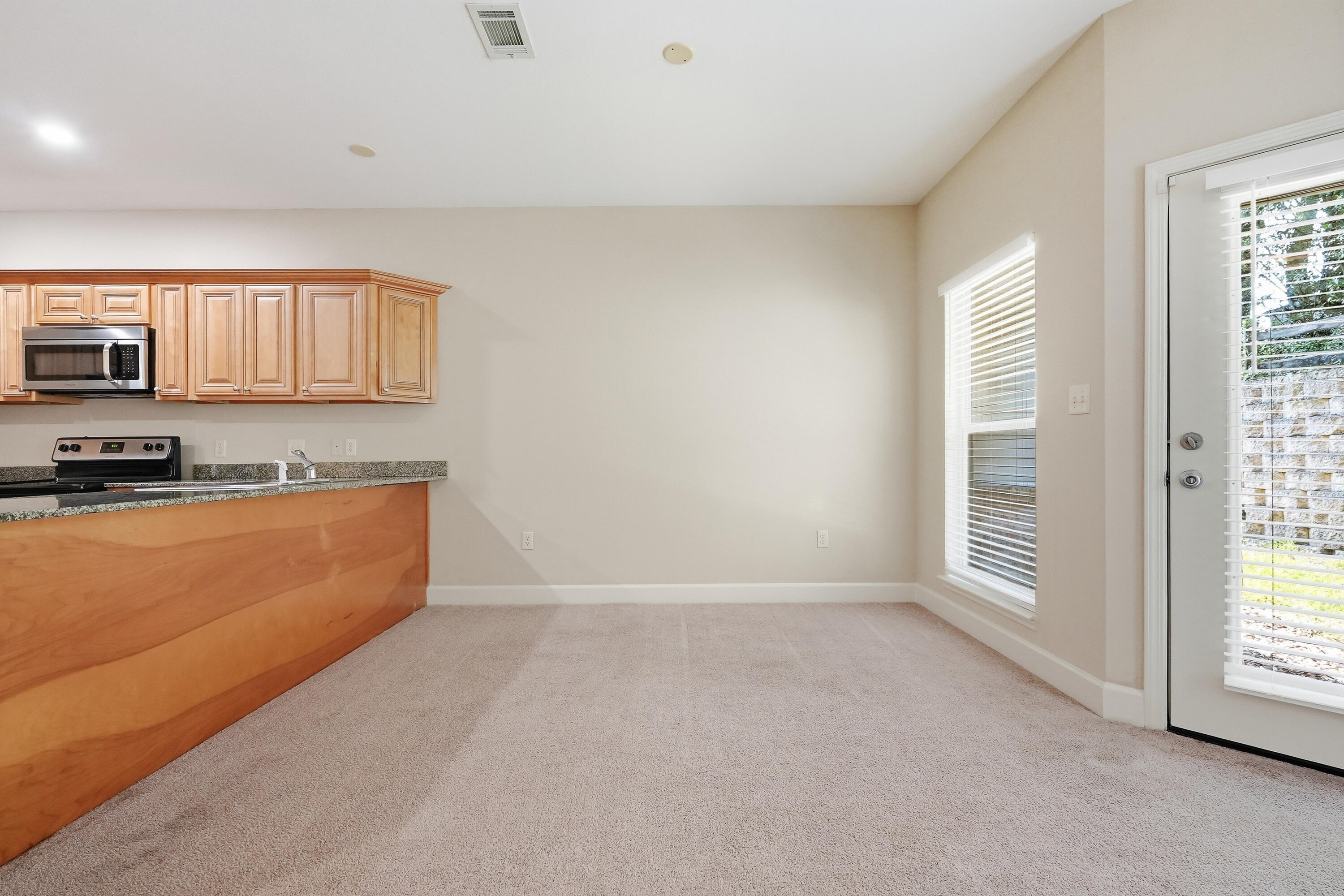 ARBOR LAKE PHASE II - Residential Lease