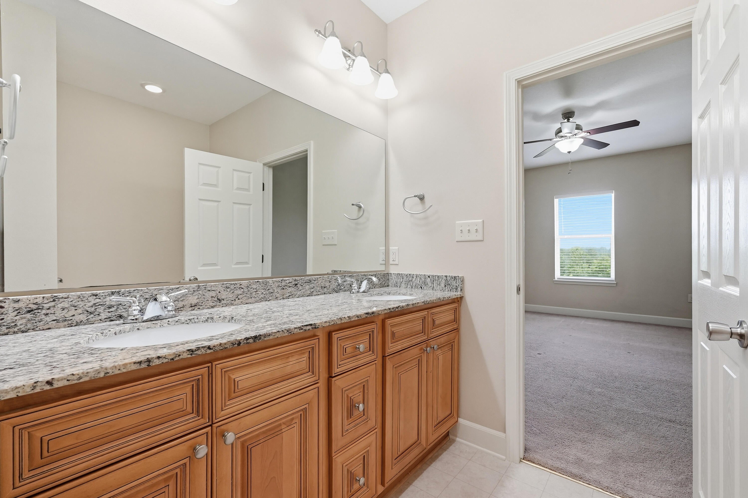 ARBOR LAKE PHASE II - Residential Lease
