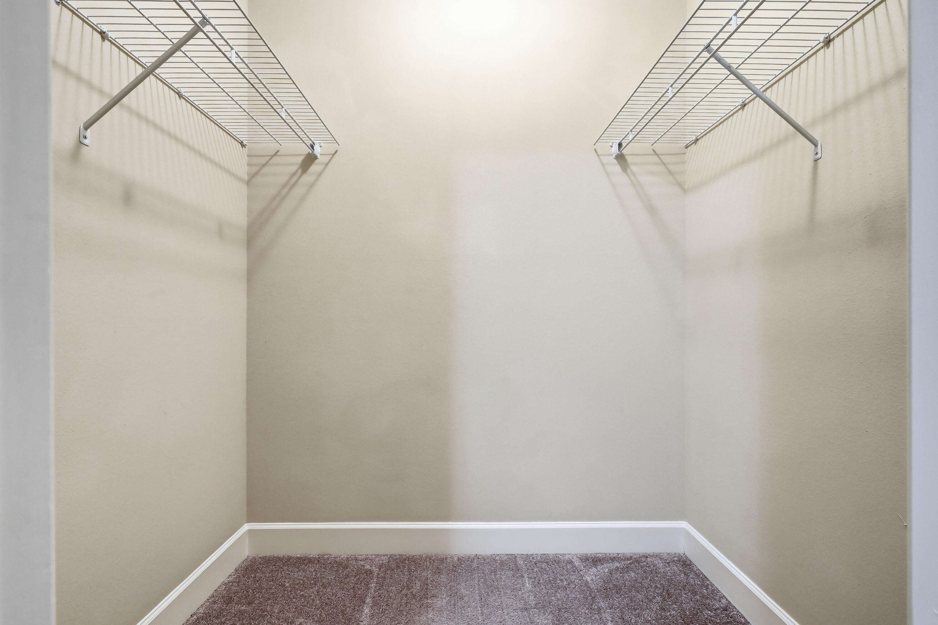 ARBOR LAKE PHASE II - Residential Lease