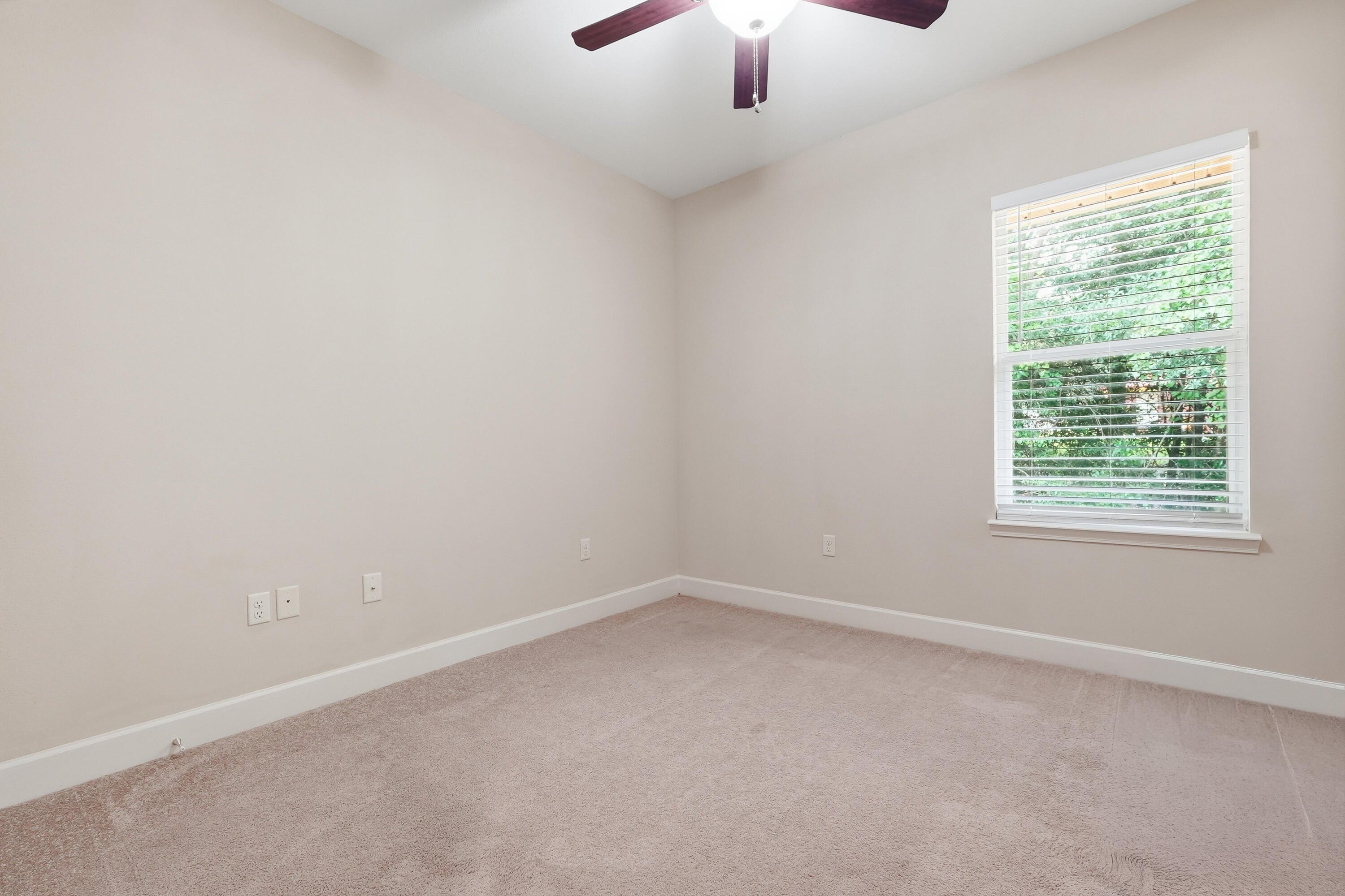 ARBOR LAKE PHASE II - Residential Lease