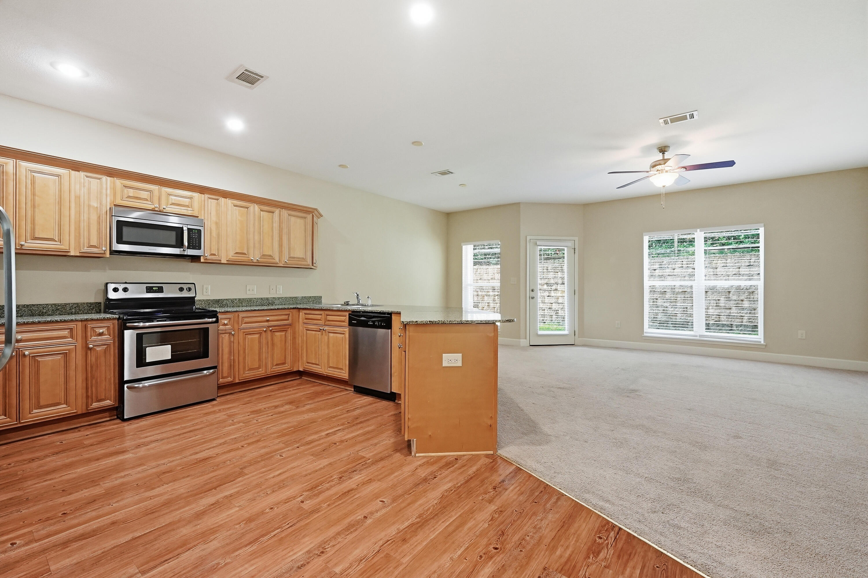 ARBOR LAKE PHASE II - Residential Lease