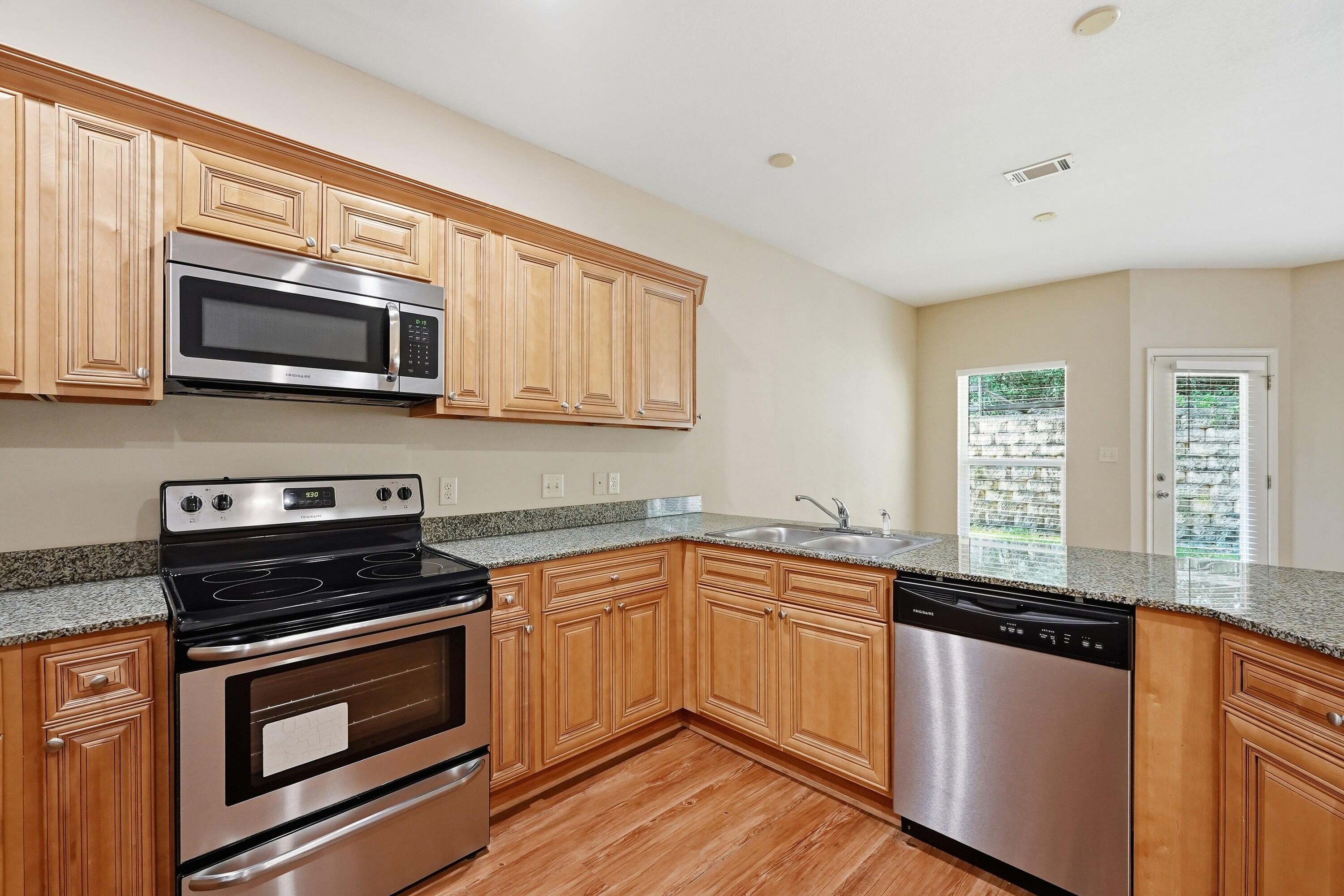 ARBOR LAKE PHASE II - Residential Lease