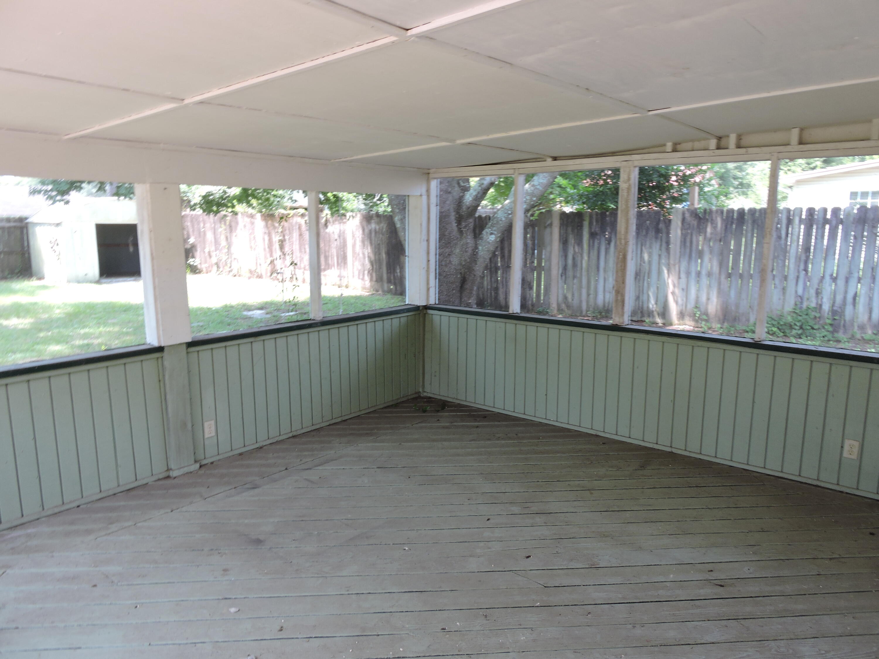 COUNTRYVIEW ESTATES 6TH ADDN PH2 - Residential Lease