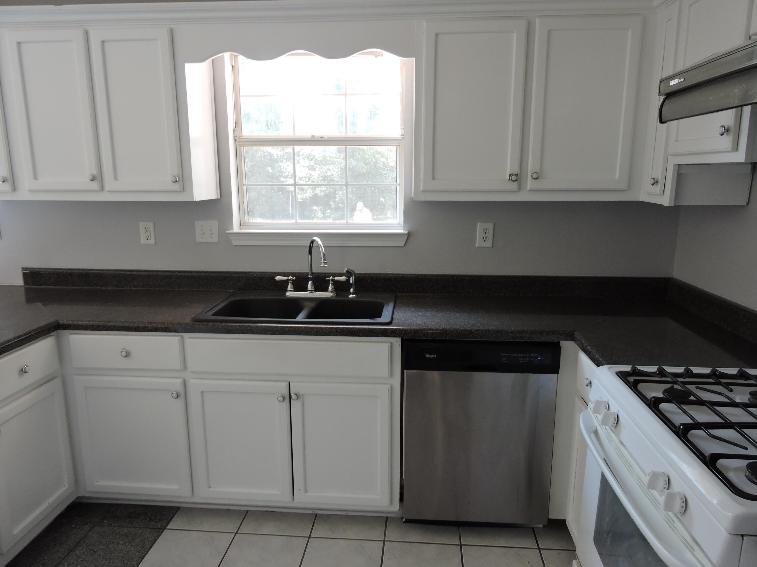 COUNTRYVIEW ESTATES 6TH ADDN PH2 - Residential Lease