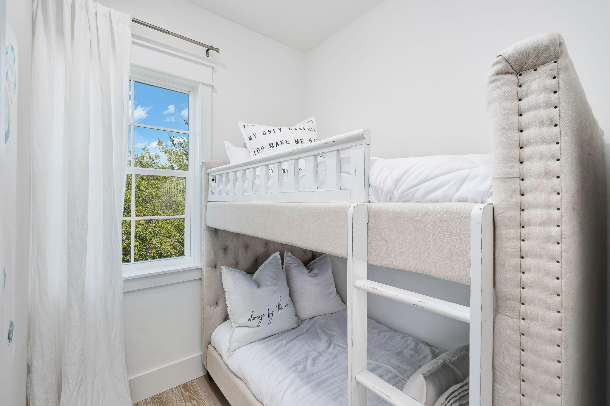 COUNTRY CABINS PH 2 - Residential