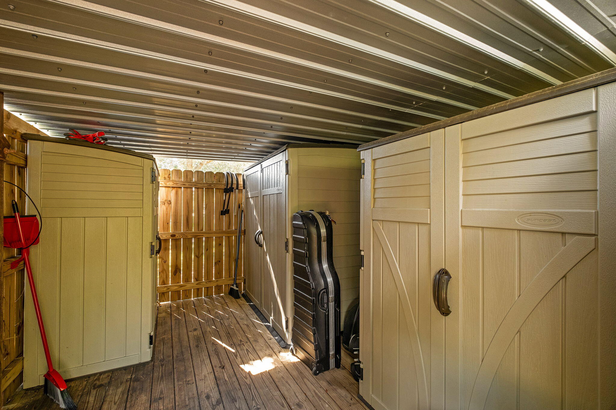 COUNTRY CABINS PH 2 - Residential