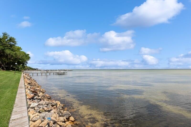 MOSSEY COVE T/H - Residential Lease