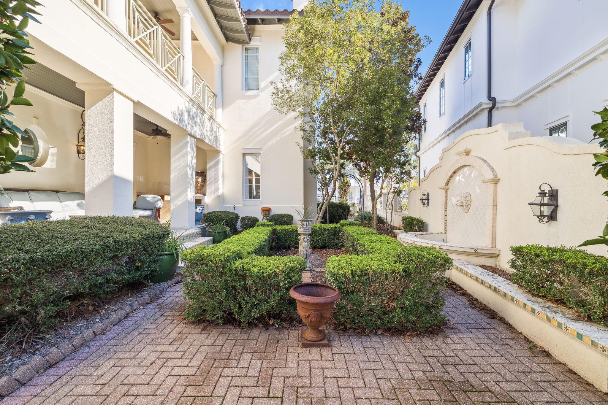 VILLAGE OF WHITE CLIFFS THE - Residential