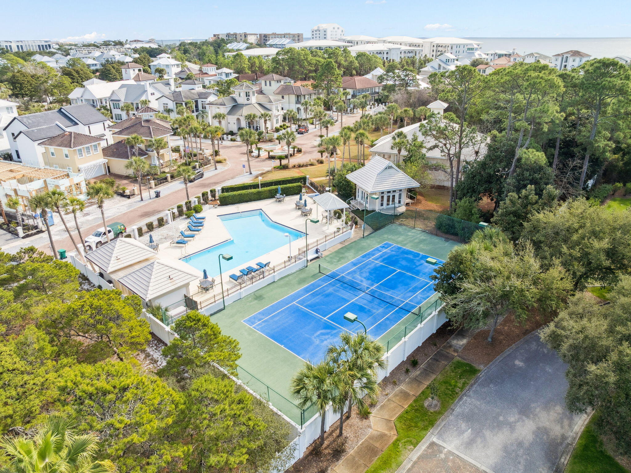 VILLAGE OF WHITE CLIFFS THE - Residential