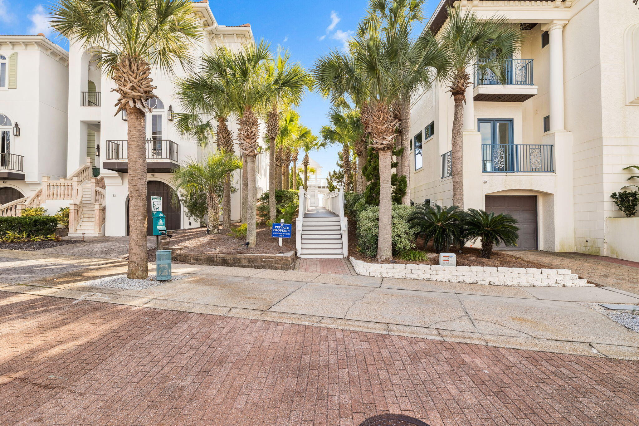 VILLAGE OF WHITE CLIFFS THE - Residential