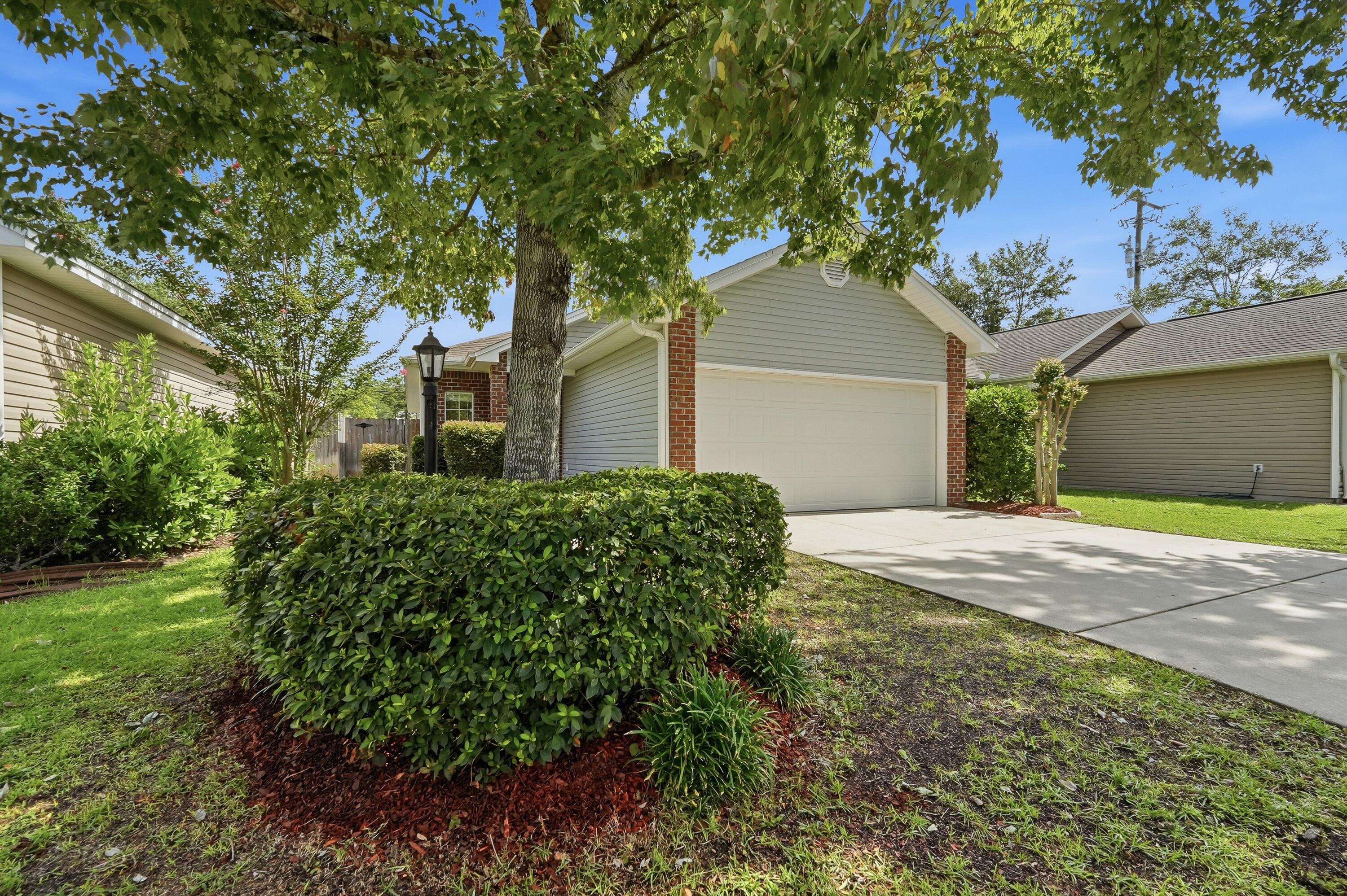 REDWOOD VILLAGE - Residential