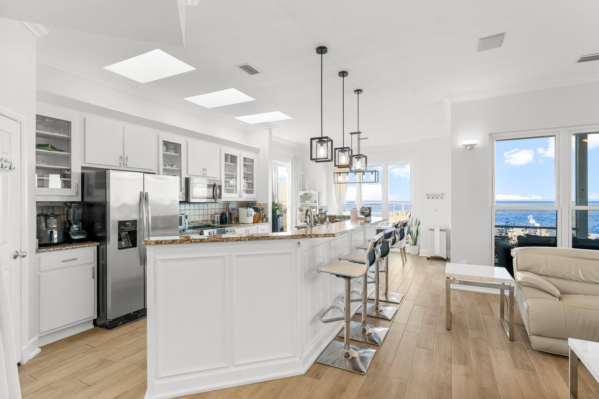 BAYSHORE GARDENS - Residential Lease