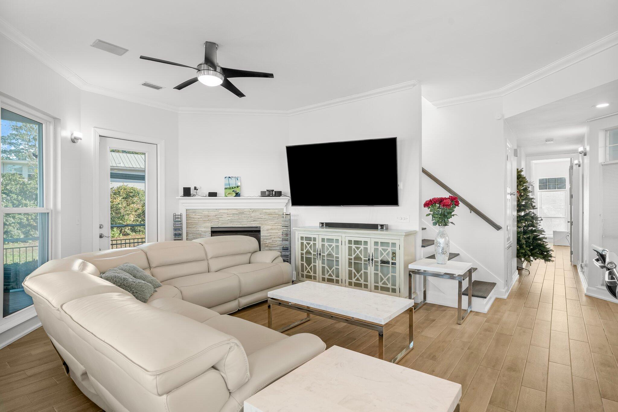 BAYSHORE GARDENS - Residential Lease