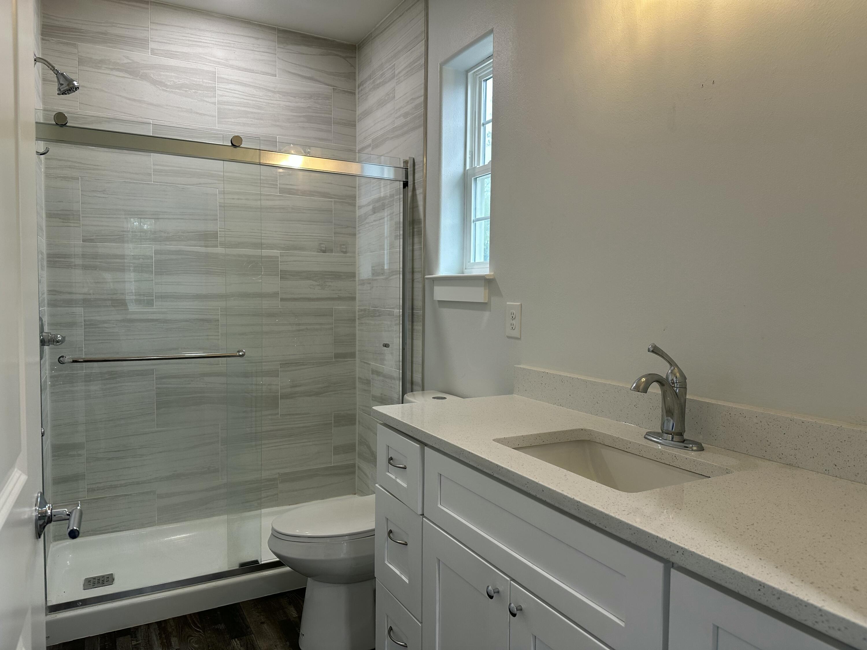 OAKWOOD LAKES ESTATES - Residential Lease