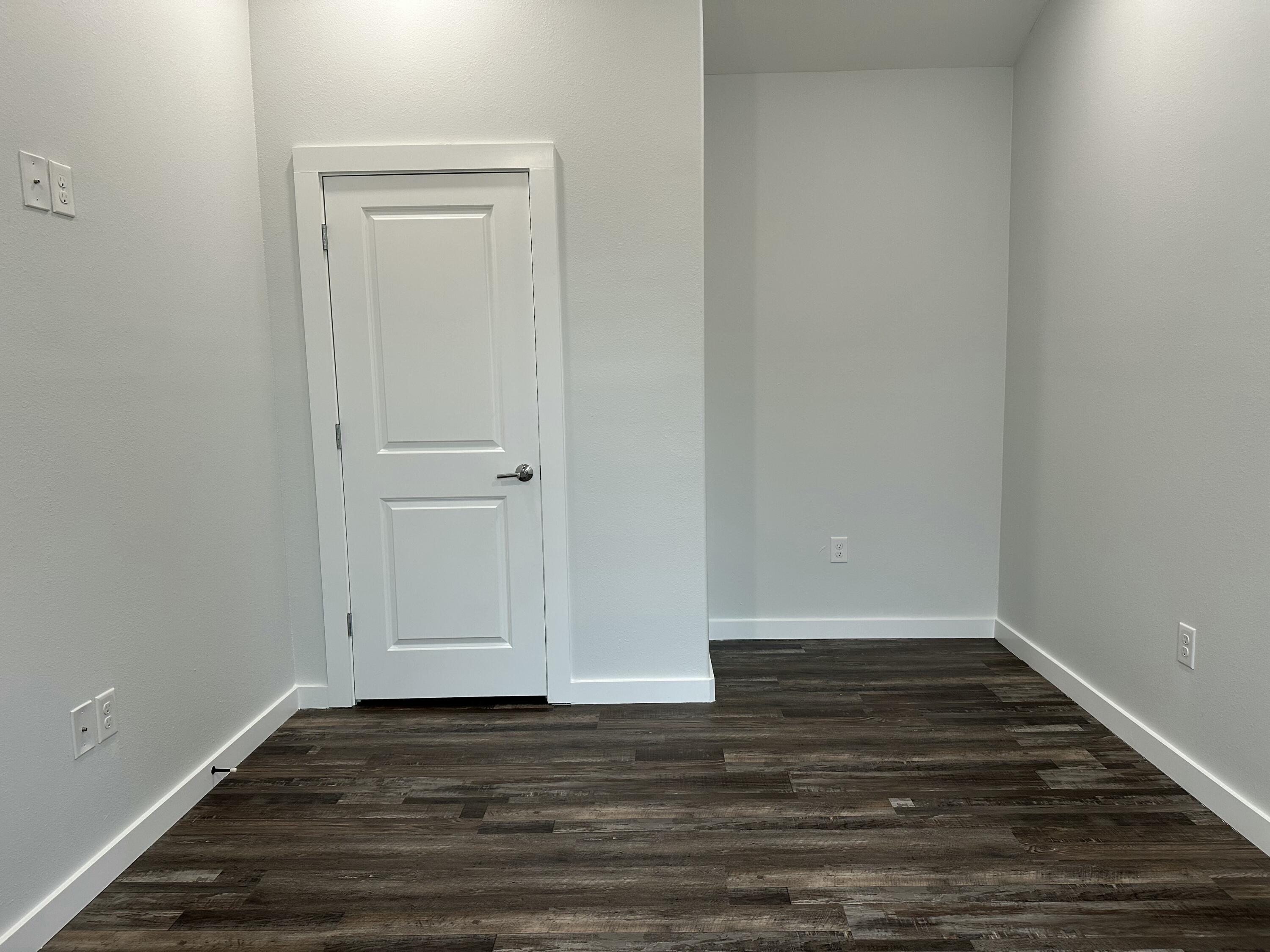 OAKWOOD LAKES ESTATES - Residential Lease