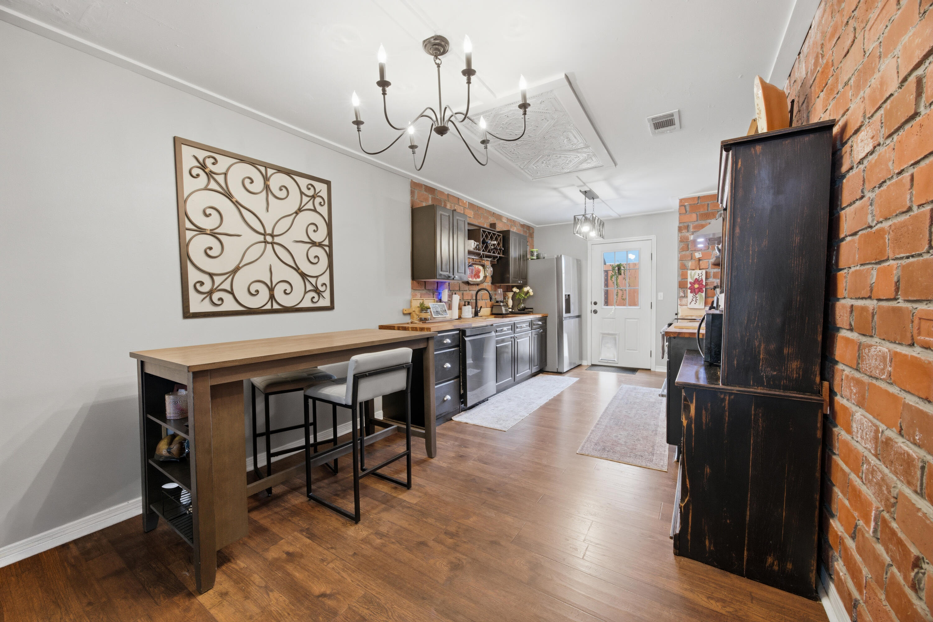 CAMBRIDGE VILLAGE T/H - Residential
