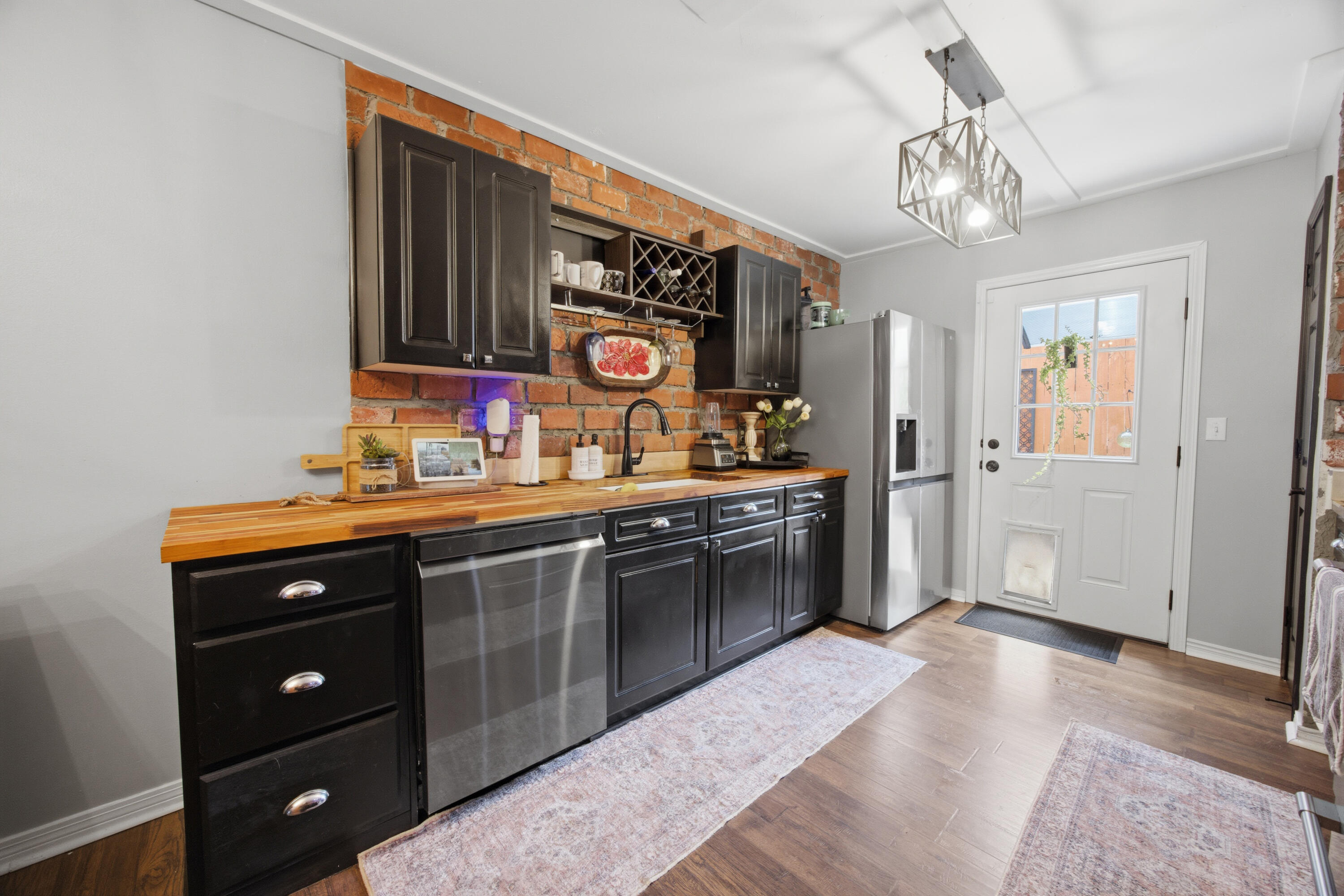 CAMBRIDGE VILLAGE T/H - Residential