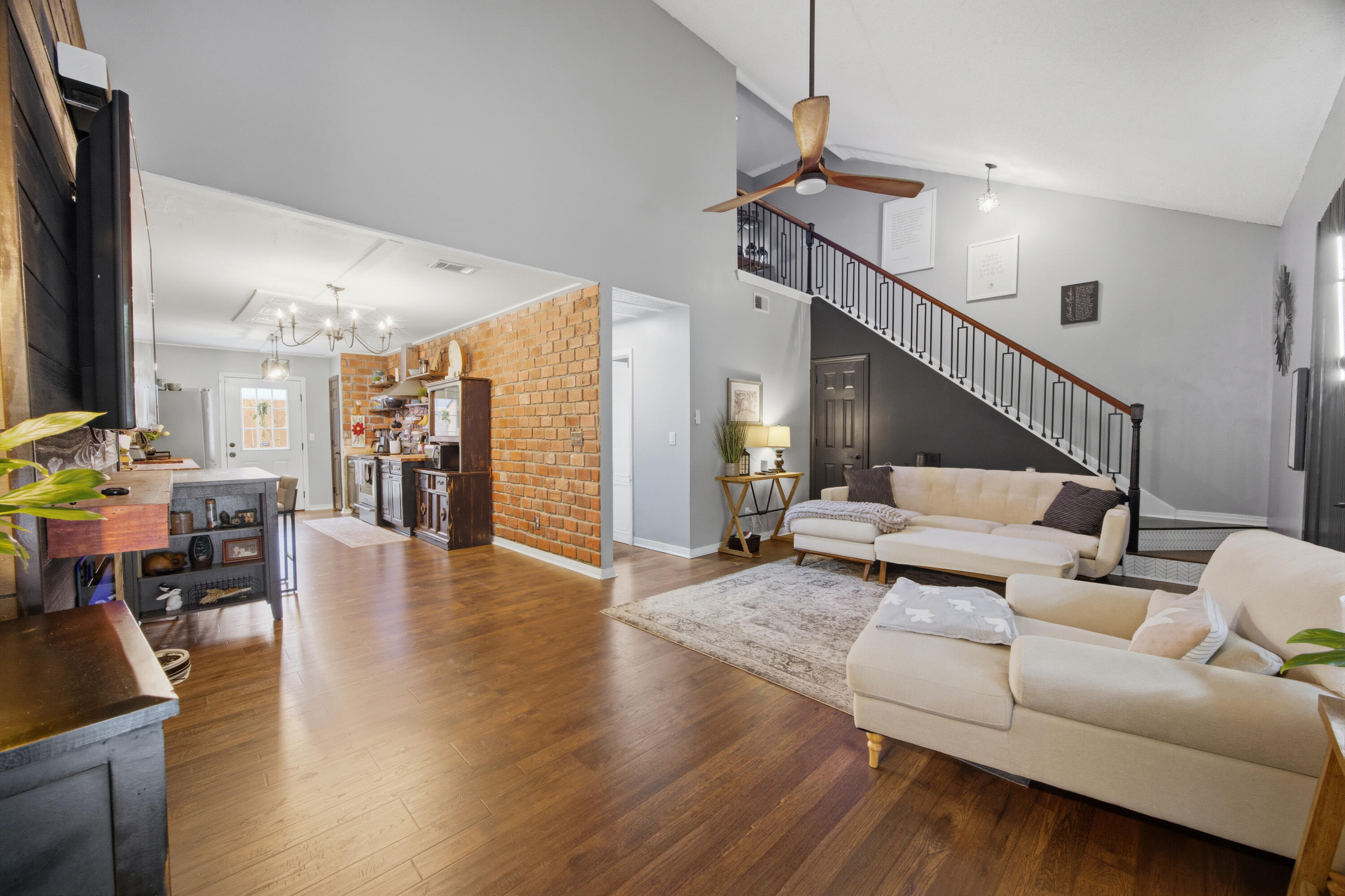 CAMBRIDGE VILLAGE T/H - Residential