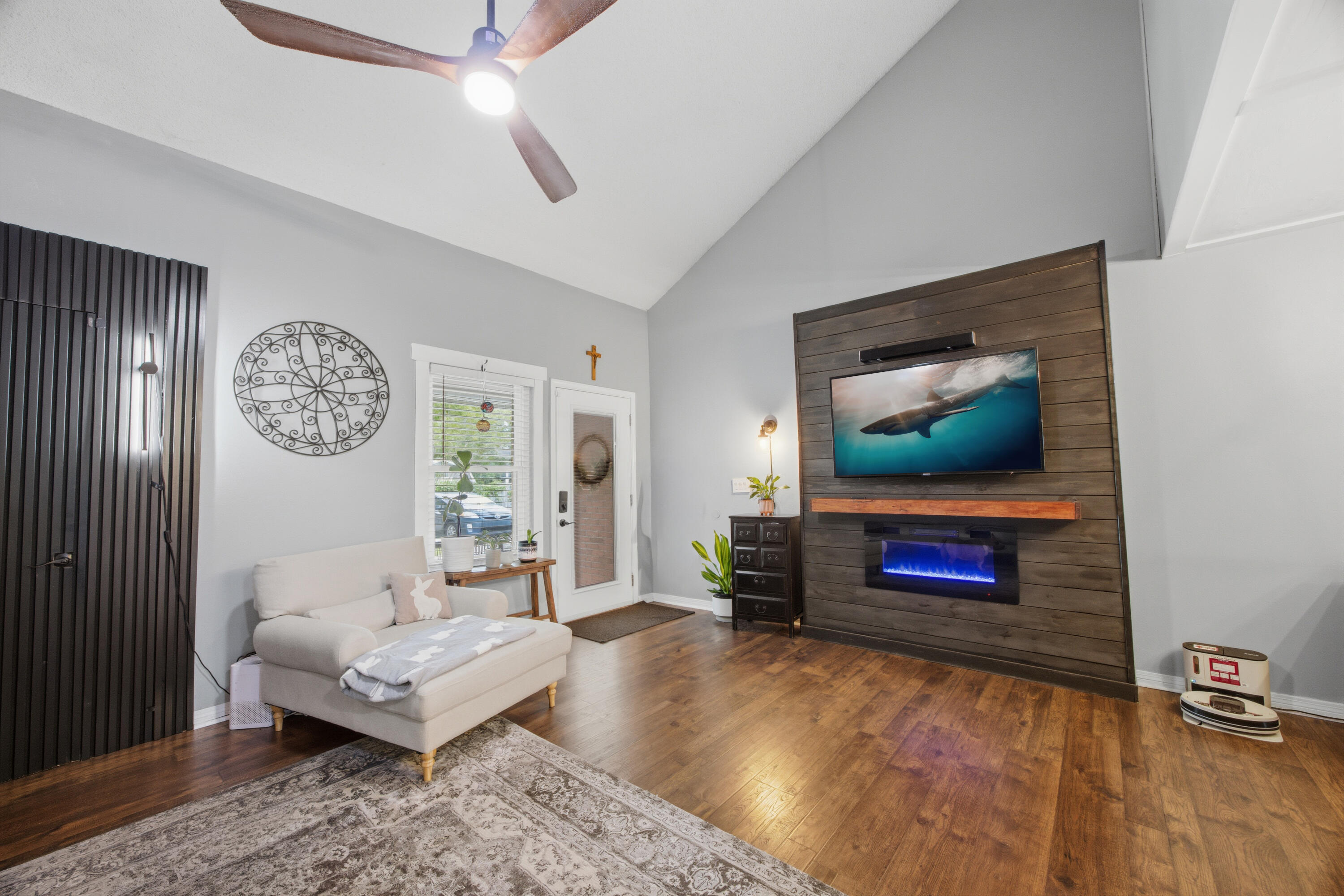 CAMBRIDGE VILLAGE T/H - Residential