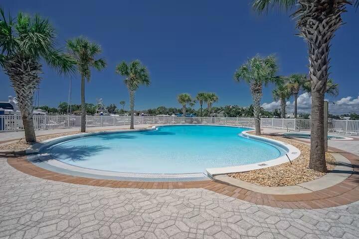 Laketown Wharf Phase II - Residential