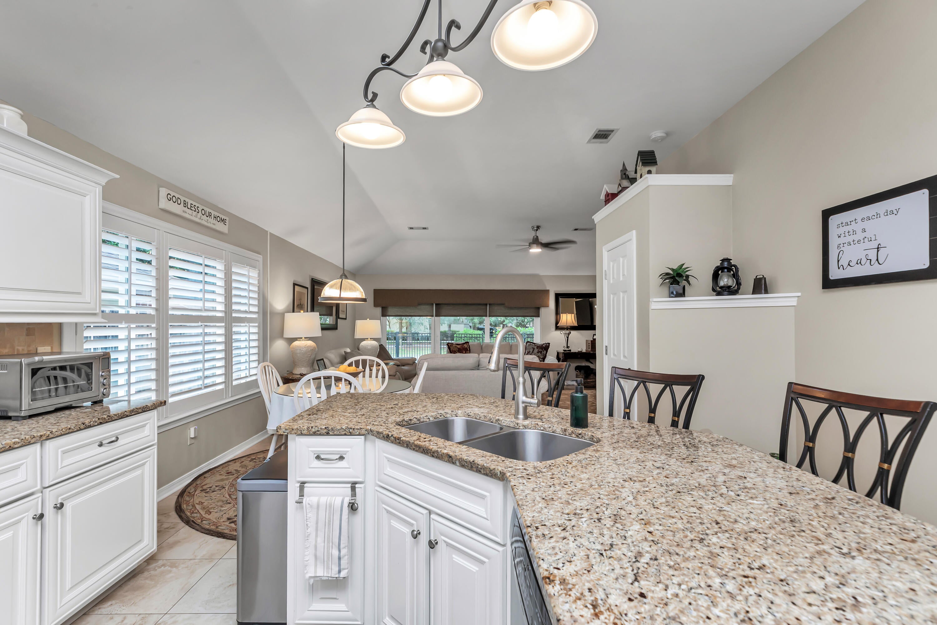 MAGNOLIA BAY CLUB T/H PH II - Residential
