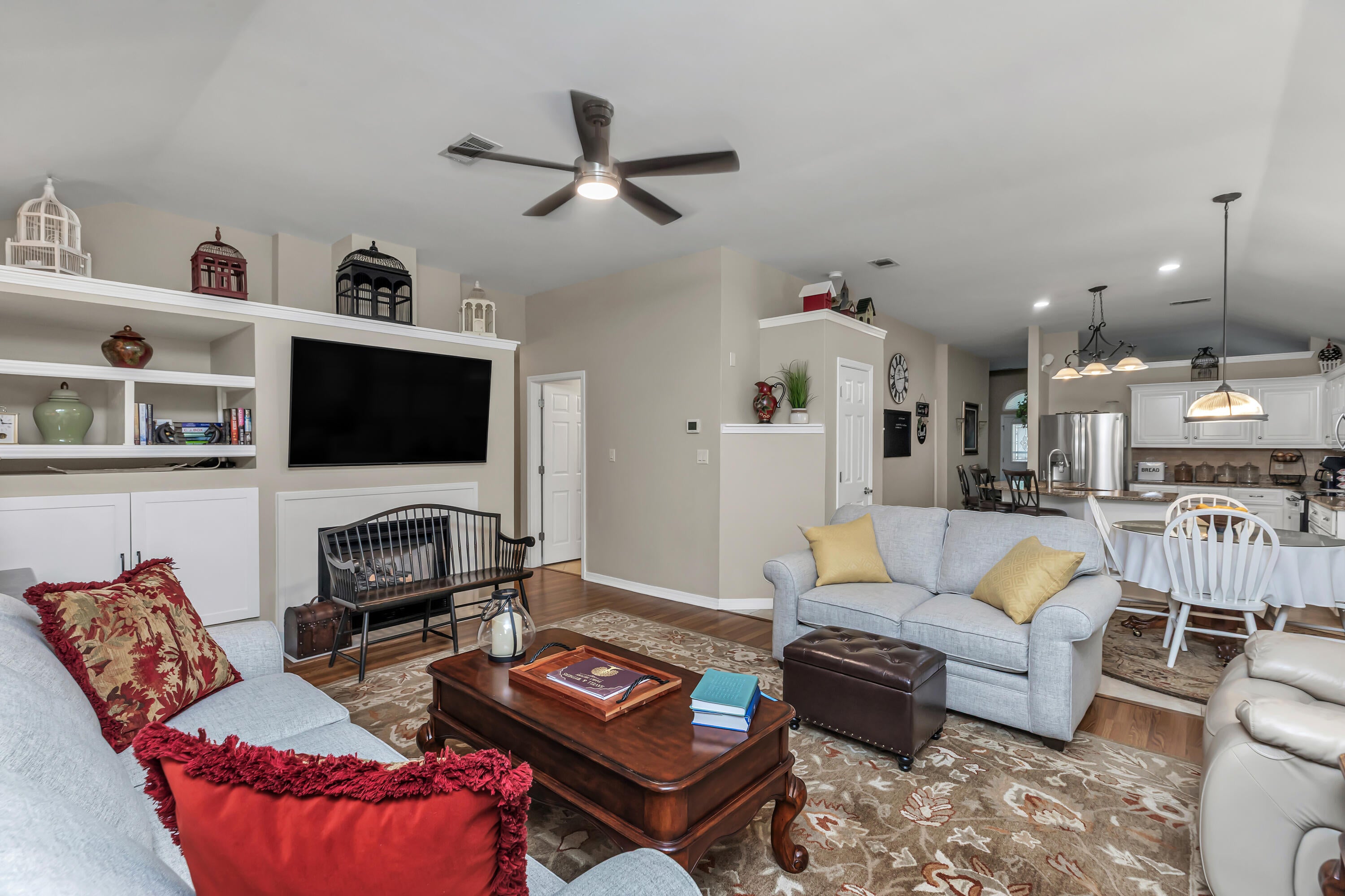 MAGNOLIA BAY CLUB T/H PH II - Residential