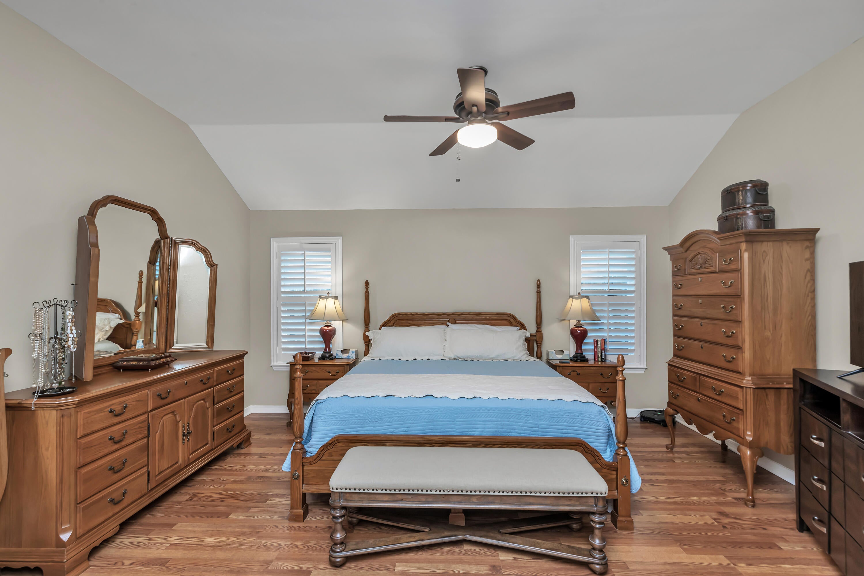 MAGNOLIA BAY CLUB T/H PH II - Residential