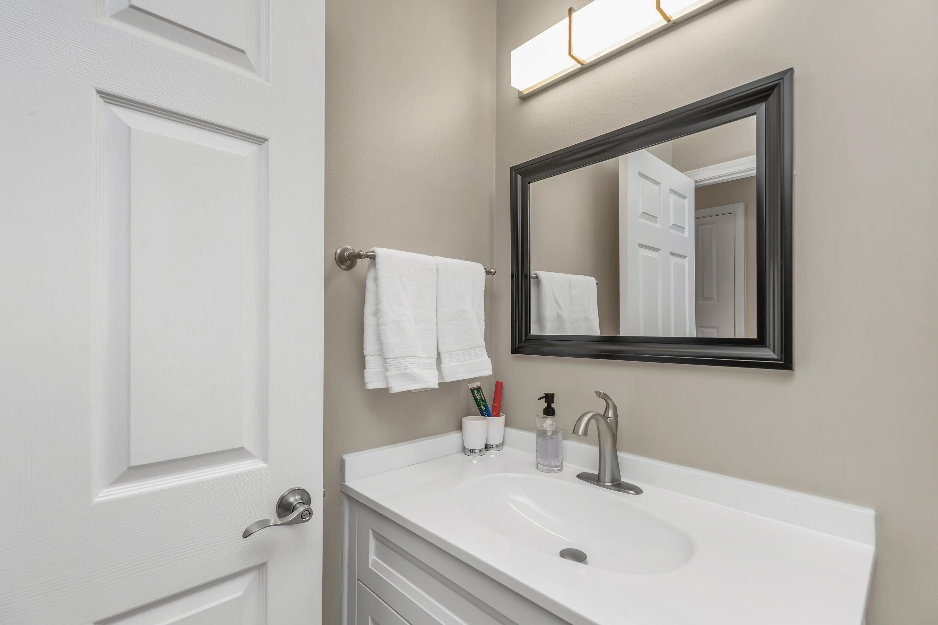 MAGNOLIA BAY CLUB T/H PH II - Residential