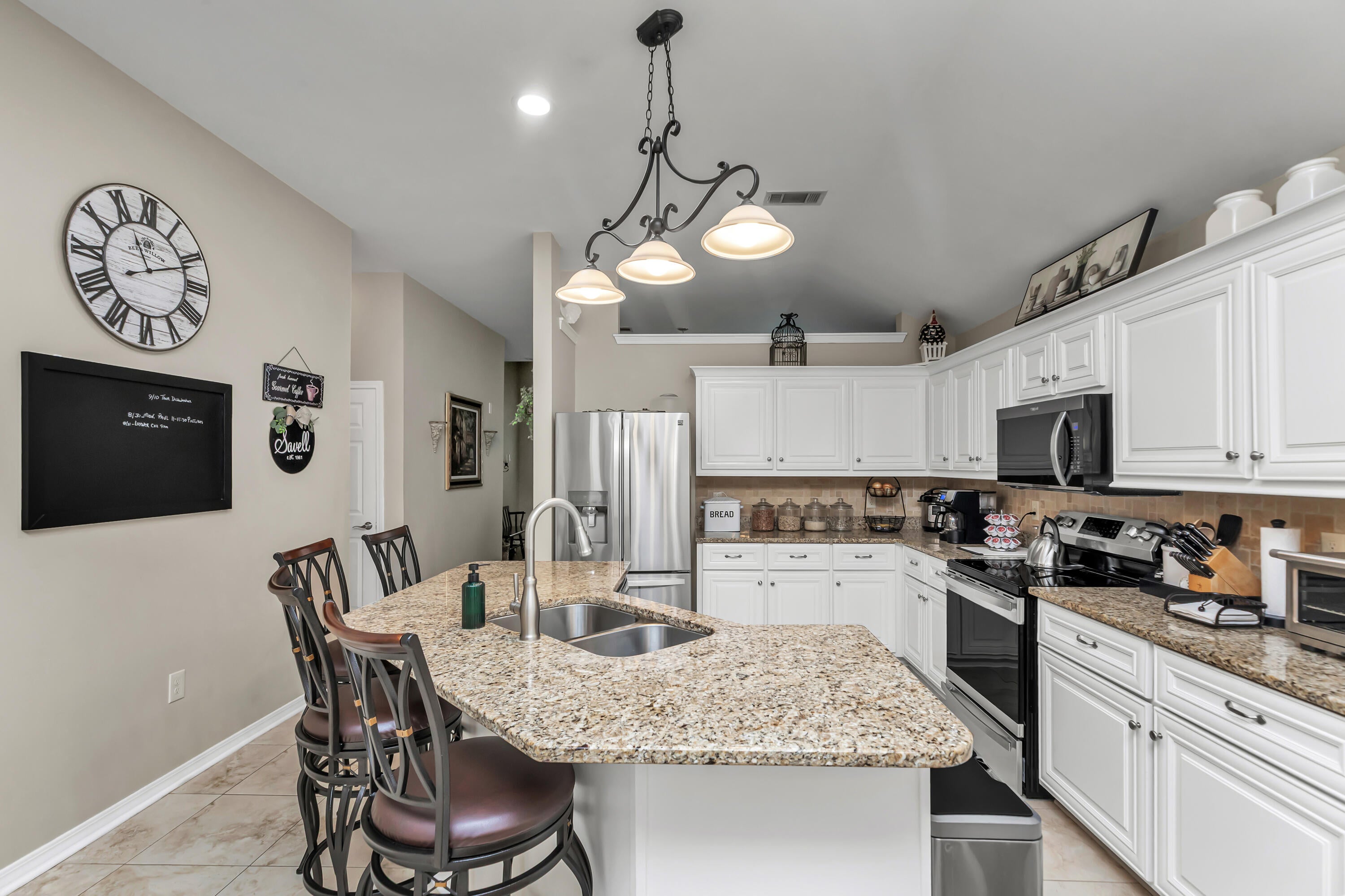 MAGNOLIA BAY CLUB T/H PH II - Residential