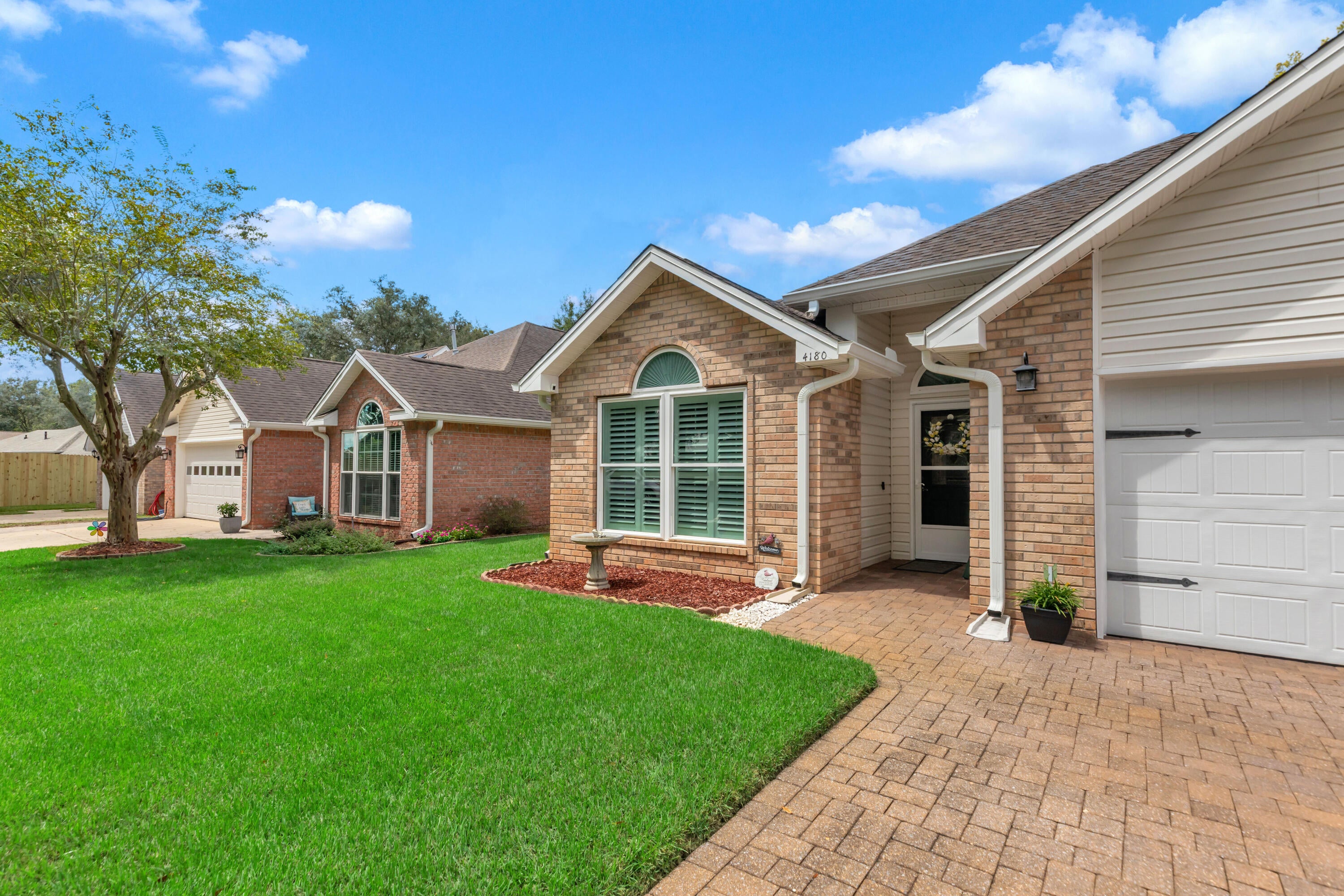 MAGNOLIA BAY CLUB T/H PH II - Residential