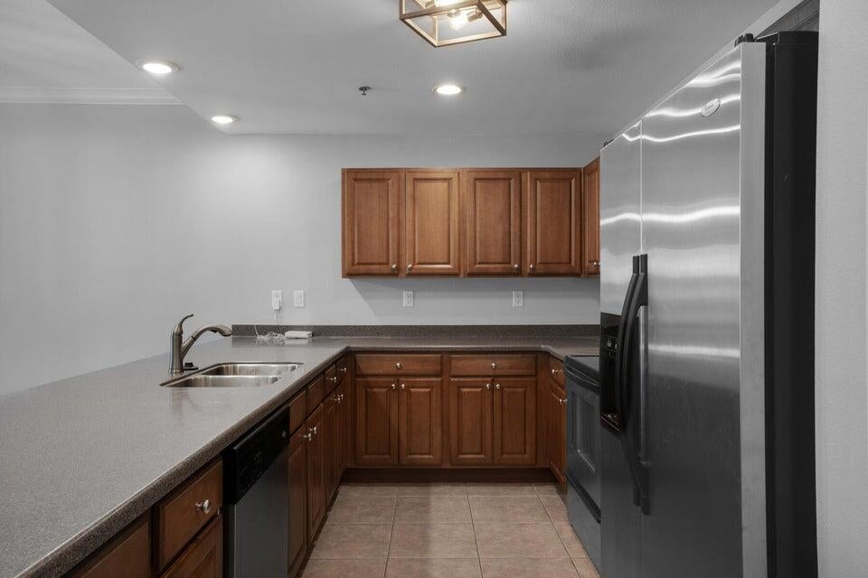 INDIANOLA ON THE WATER - Residential Lease