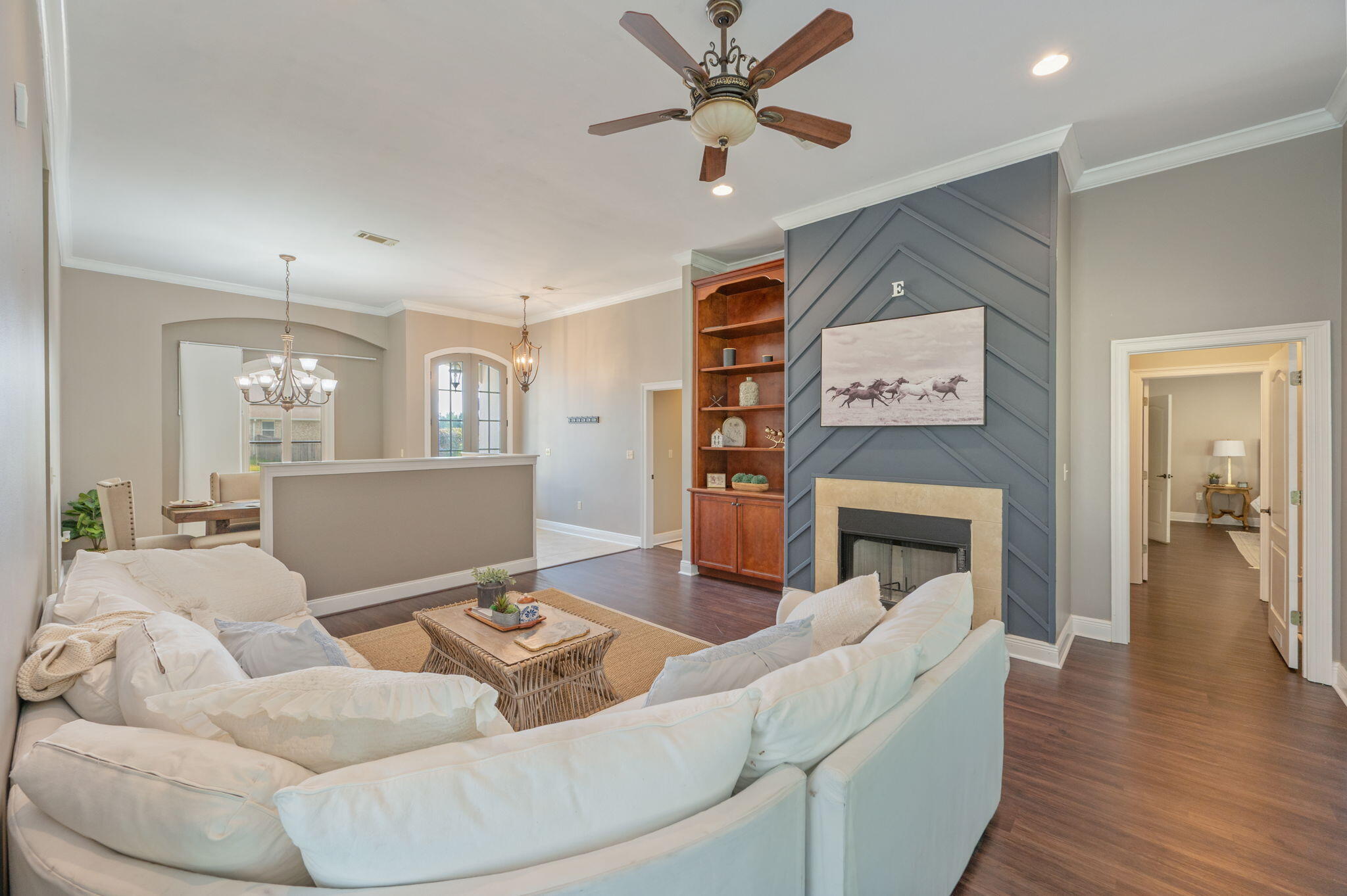 LAKERIDGE EST - Residential