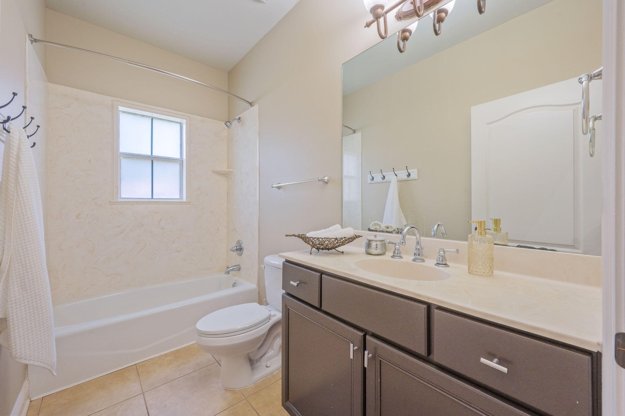 LAKERIDGE EST - Residential