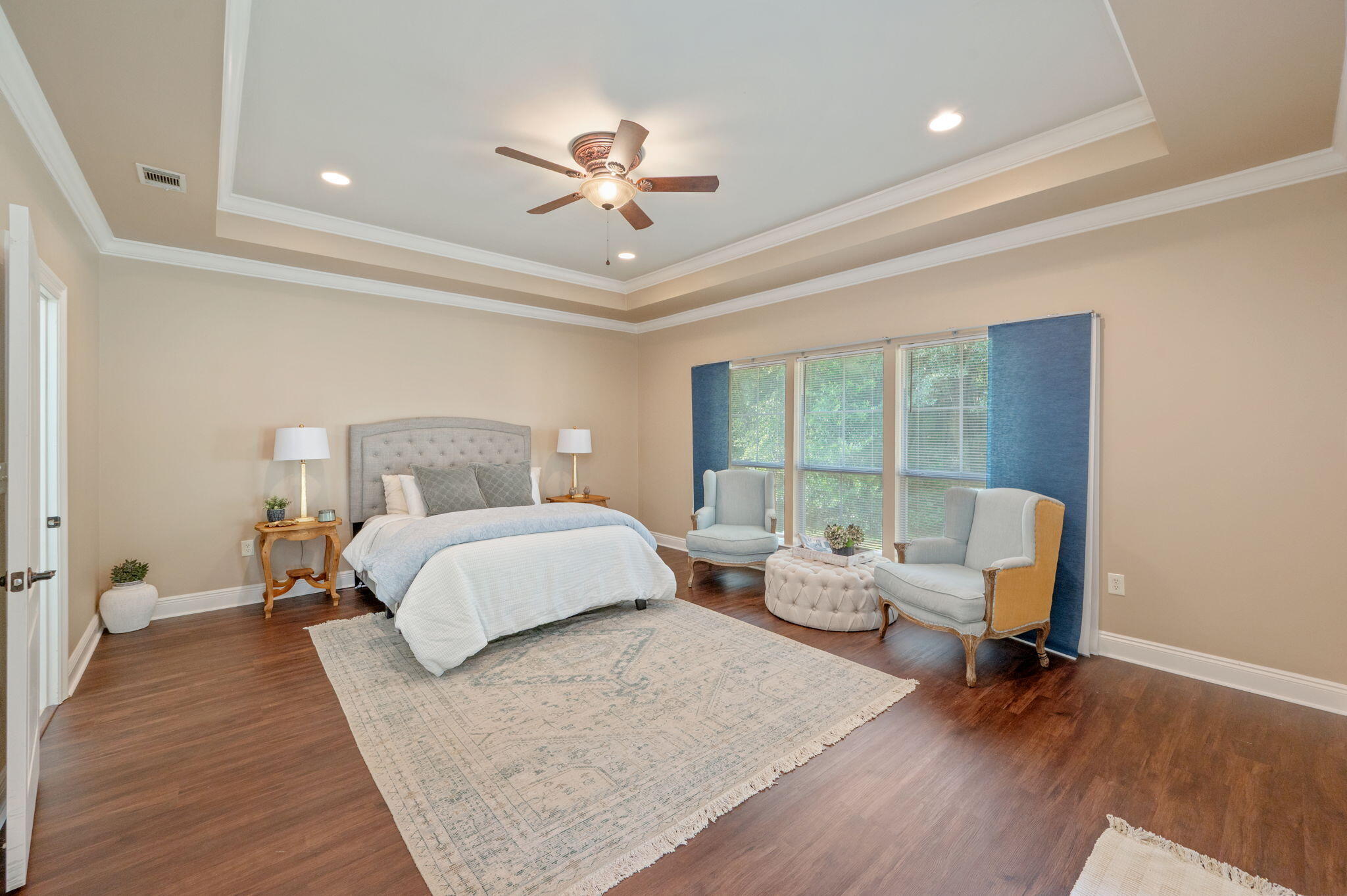 LAKERIDGE EST - Residential