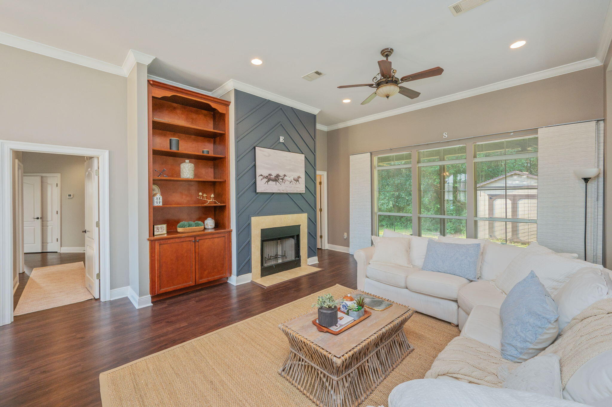 LAKERIDGE EST - Residential