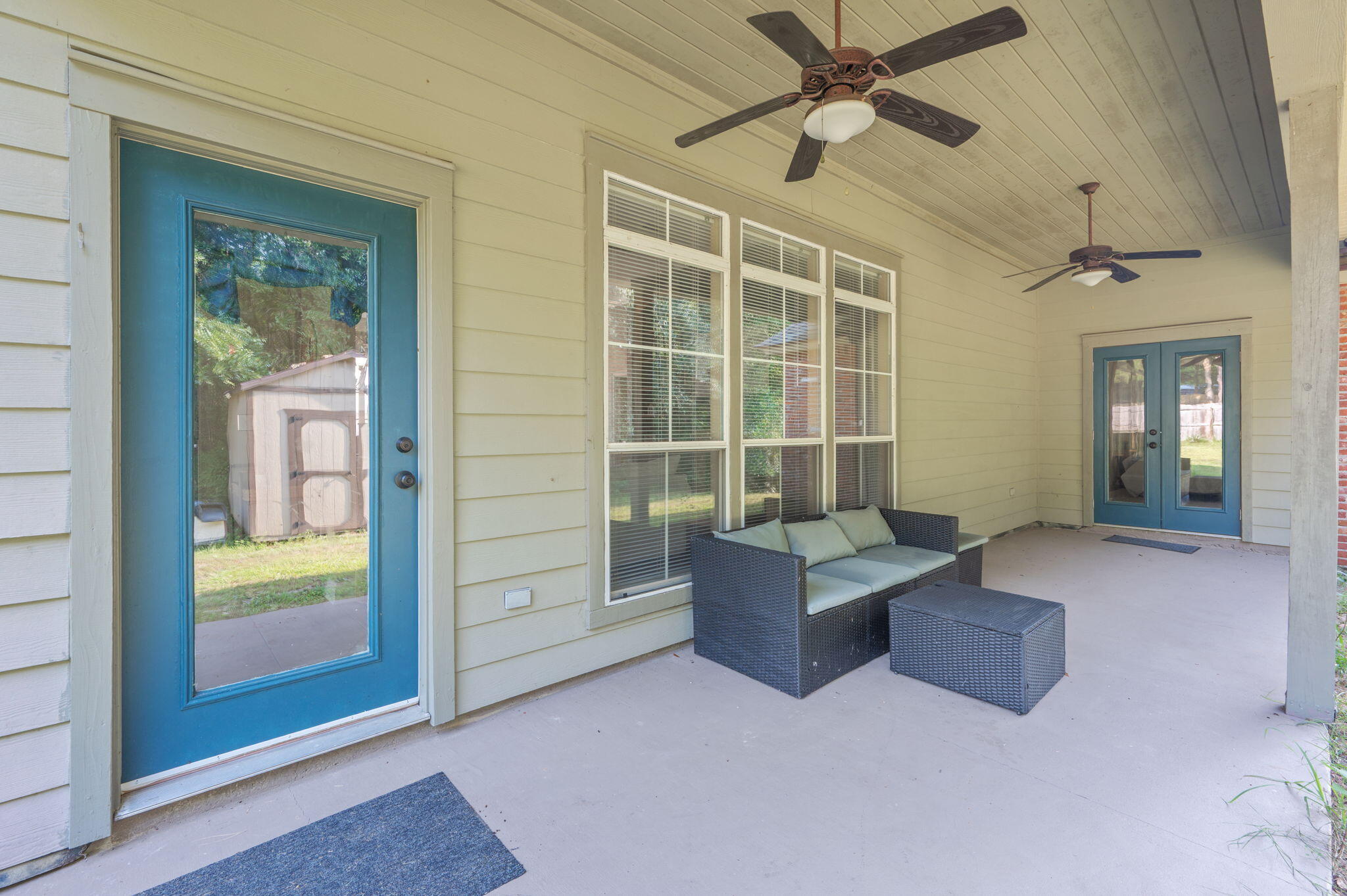LAKERIDGE EST - Residential