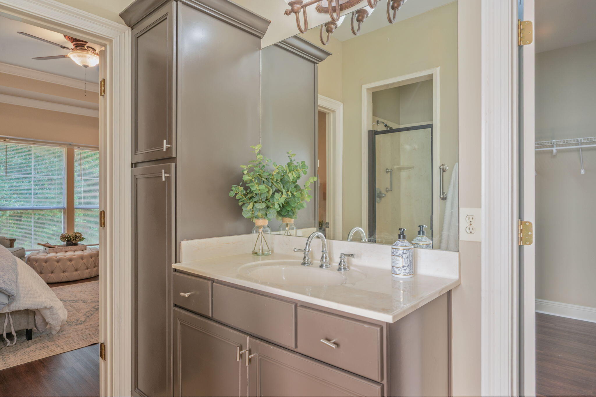LAKERIDGE EST - Residential