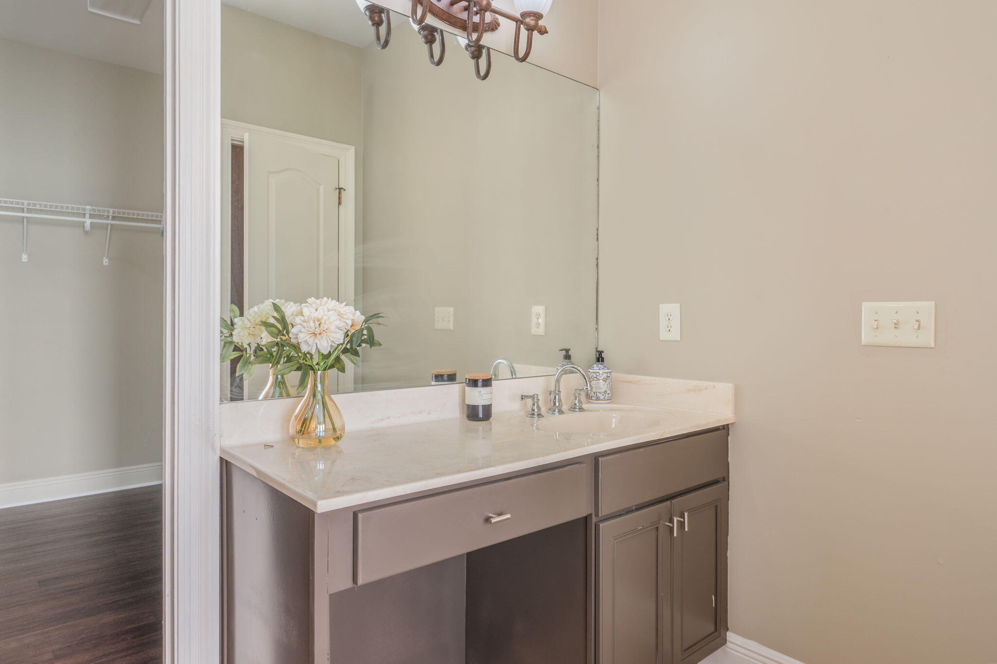 LAKERIDGE EST - Residential