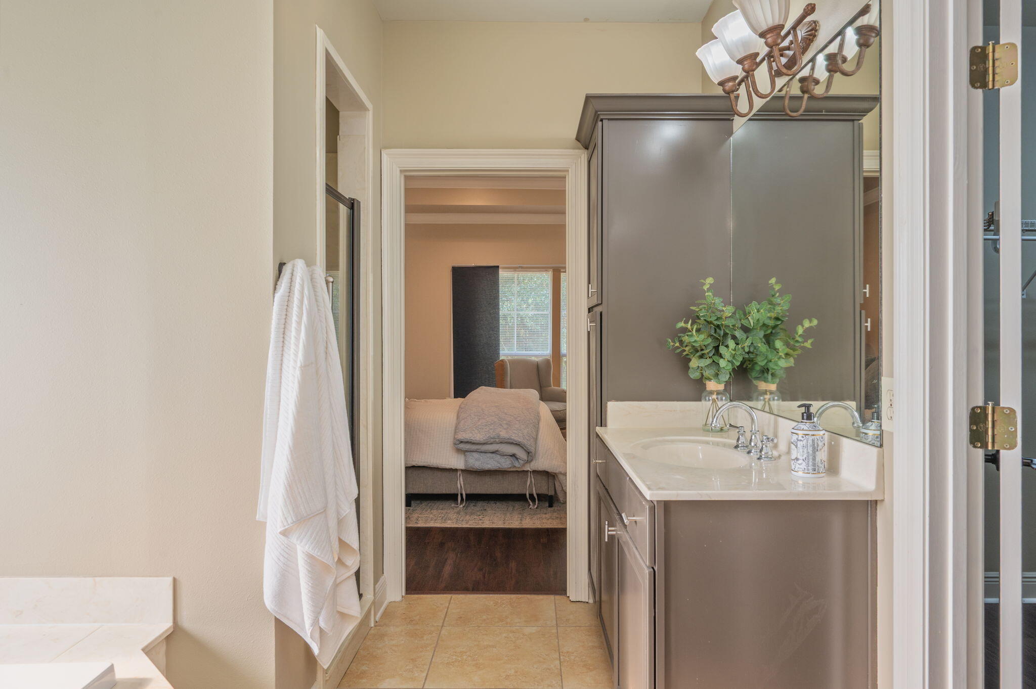 LAKERIDGE EST - Residential