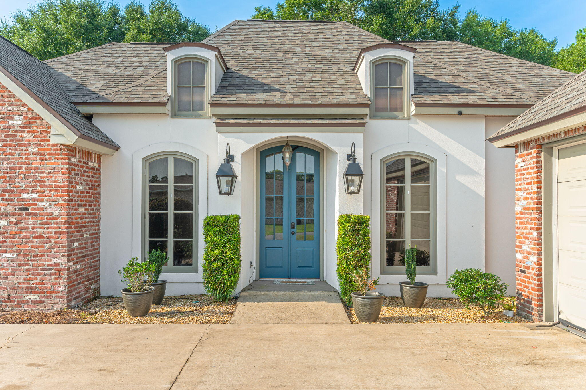 LAKERIDGE EST - Residential