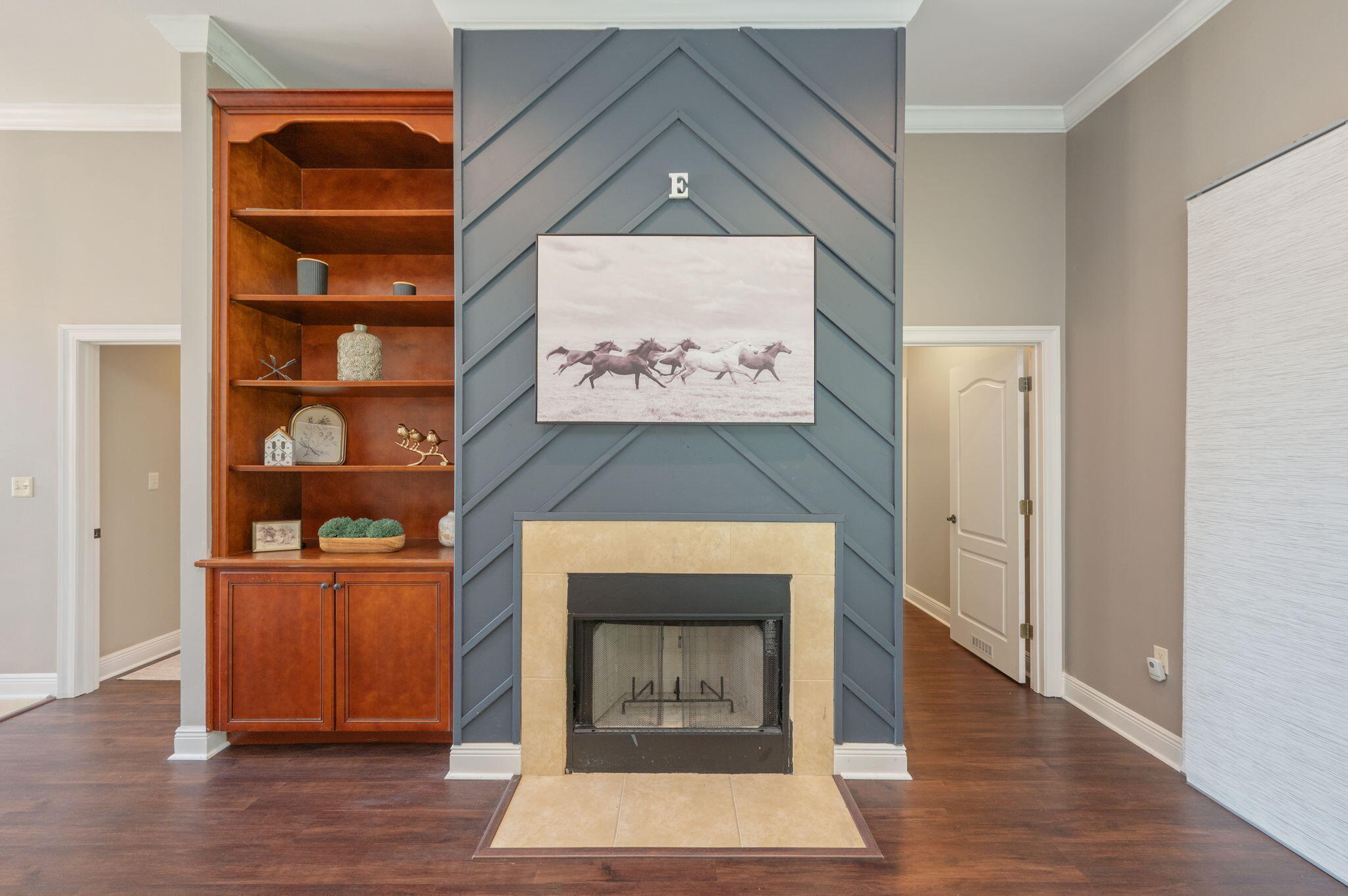 LAKERIDGE EST - Residential