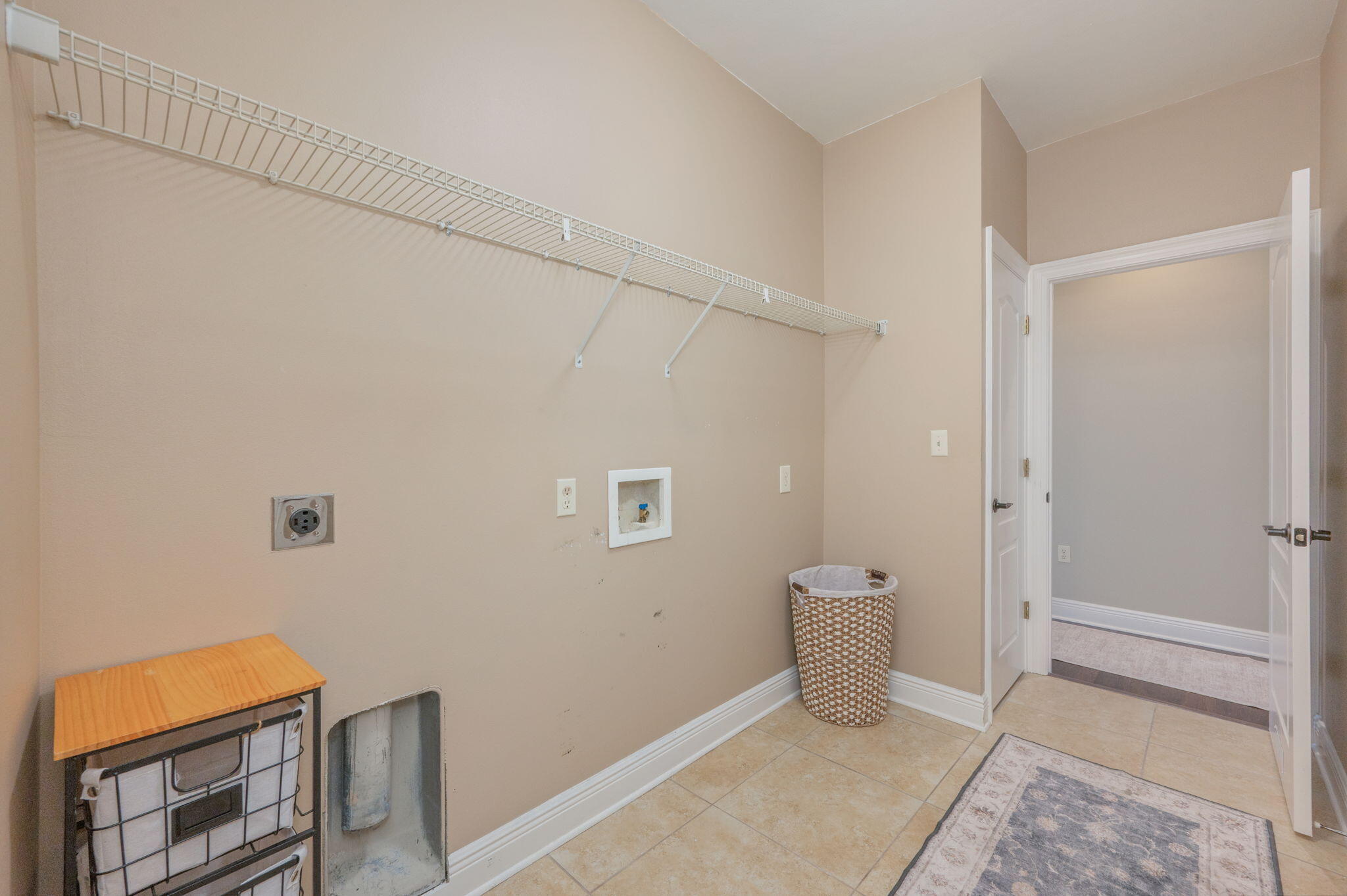 LAKERIDGE EST - Residential