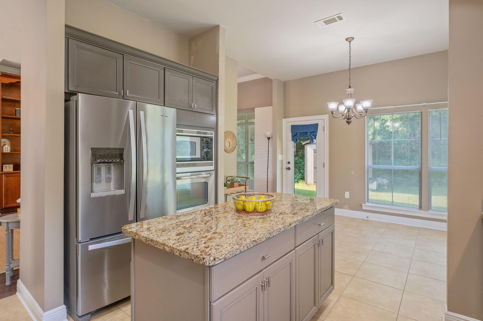 LAKERIDGE EST - Residential