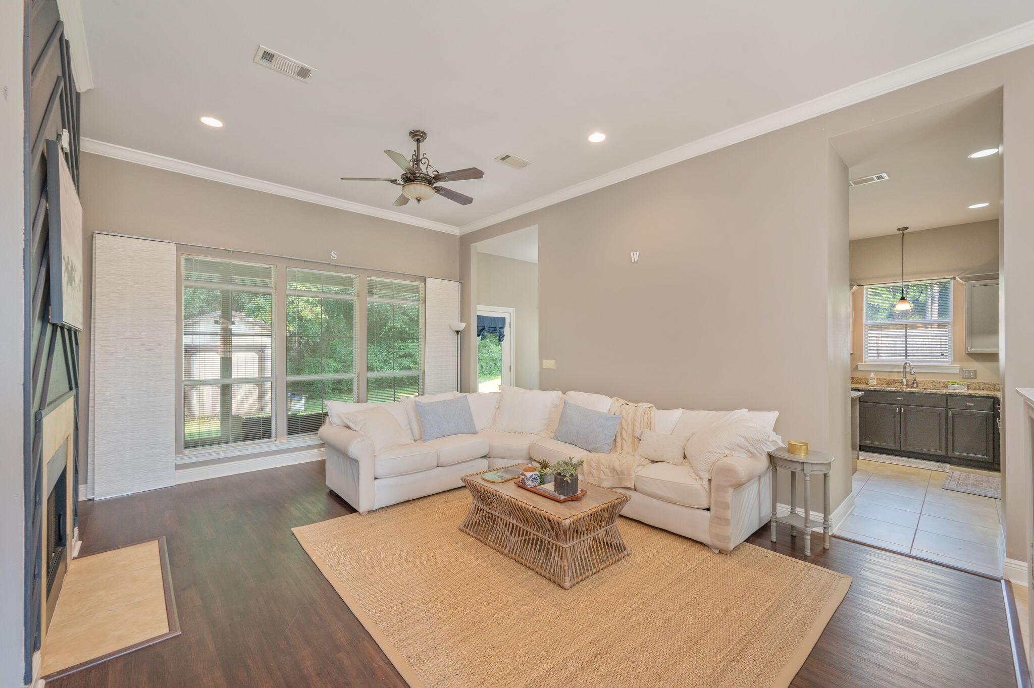 LAKERIDGE EST - Residential