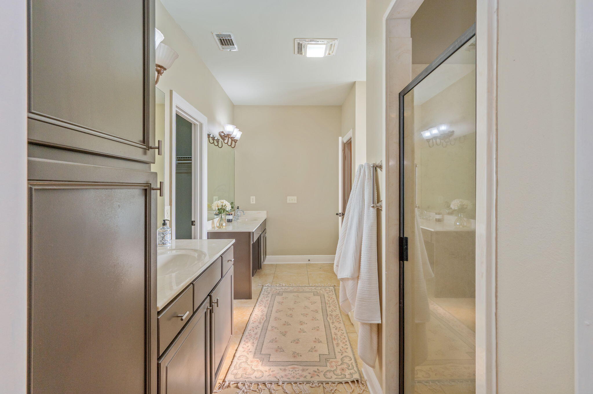 LAKERIDGE EST - Residential