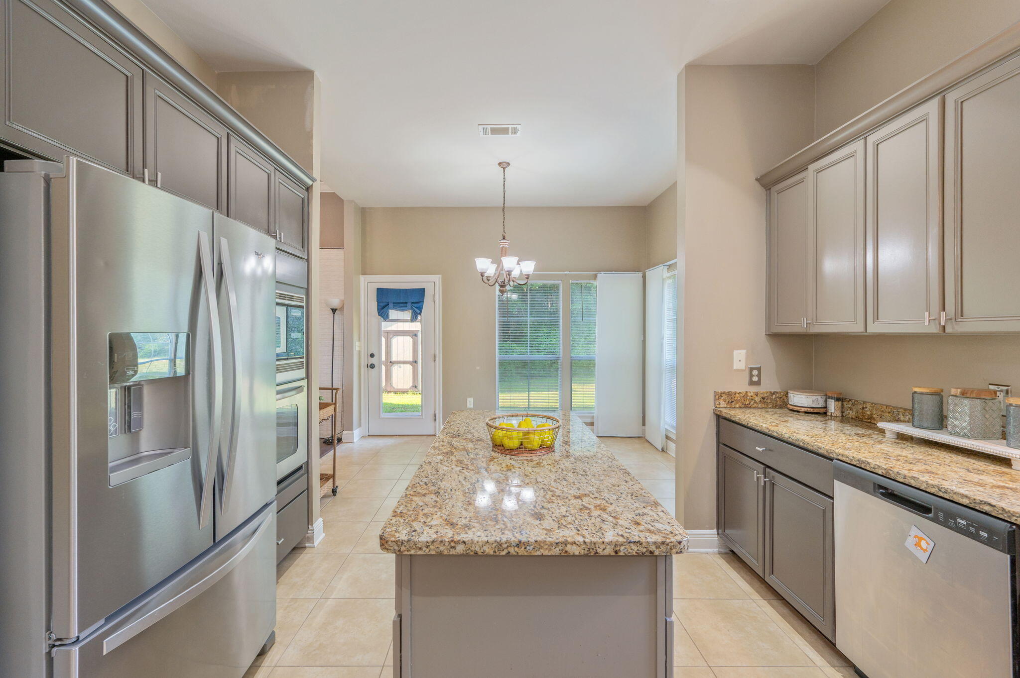 LAKERIDGE EST - Residential