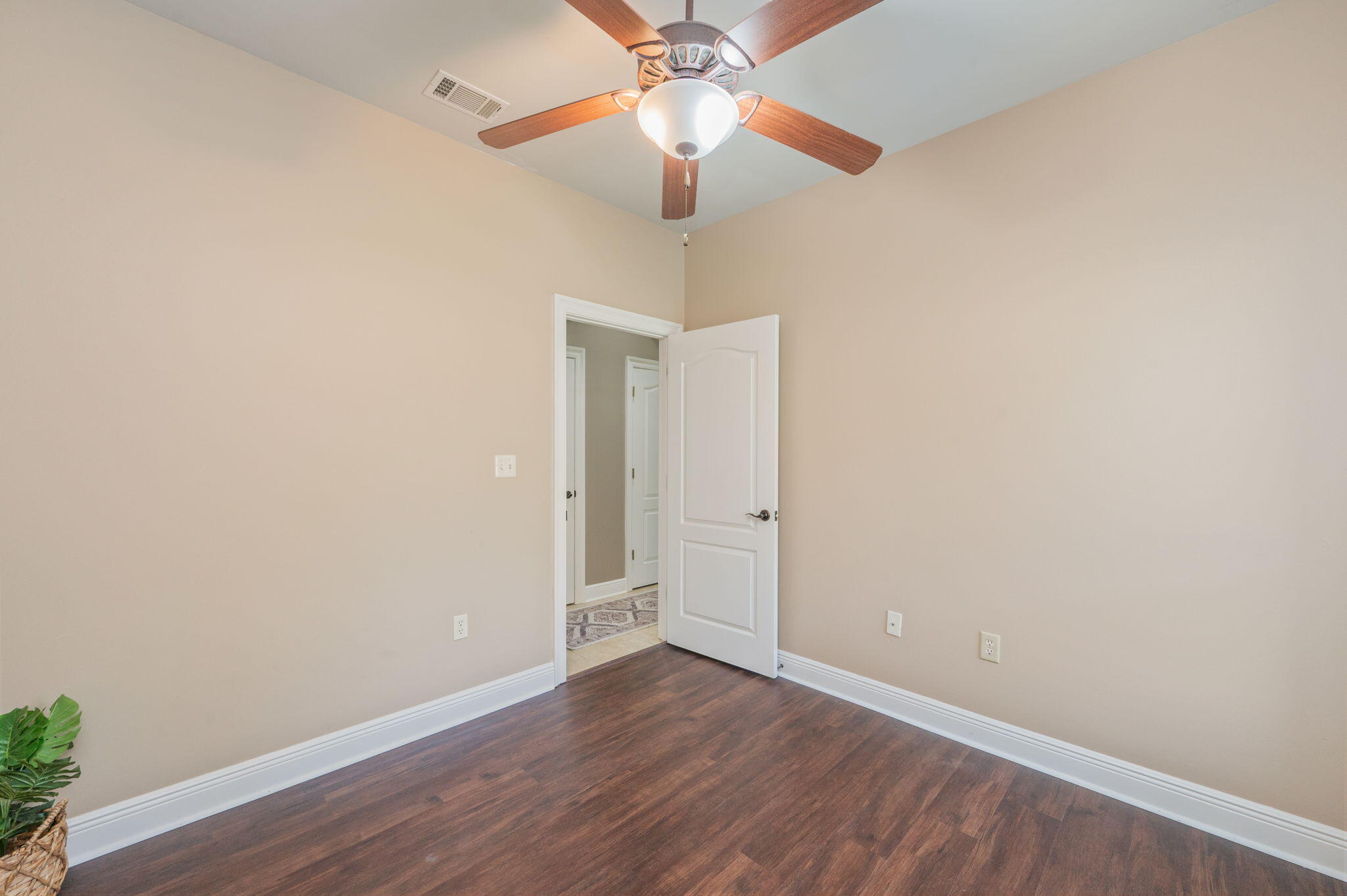 LAKERIDGE EST - Residential
